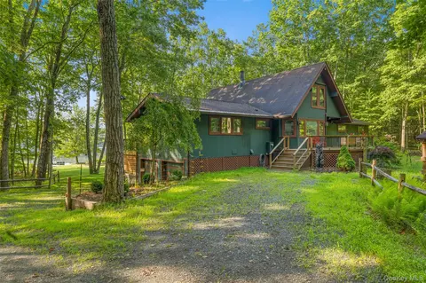 253 York Lake Estates Rd, Highland, NY 12719