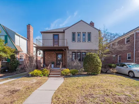 7363 195th St, Fresh Meadows, NY 11366