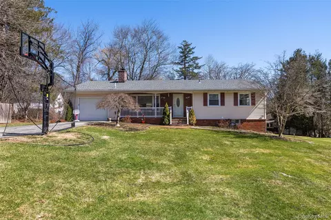 39 Benjamin Rd, Mahopac, NY 10541