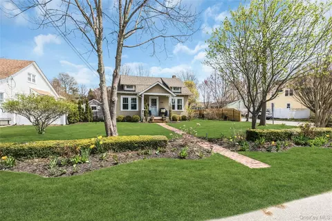 135 Division Ave, West Sayville, NY 11796