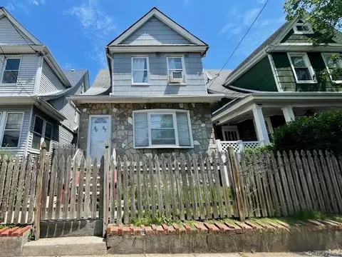 8667 108th St, New York, NY 11418