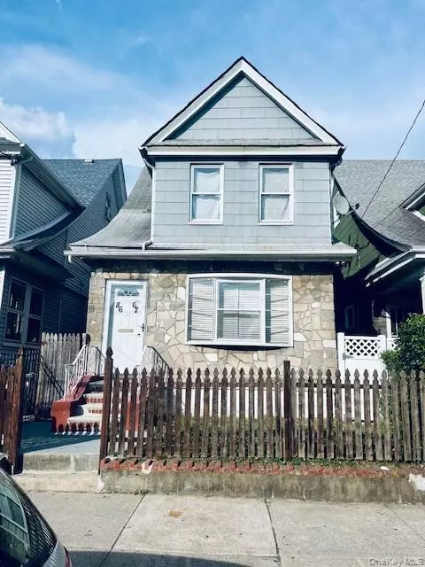 8667 108th St, New York, NY 11418