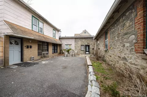 87 Vineyard Ave, Lloyd, NY 12528