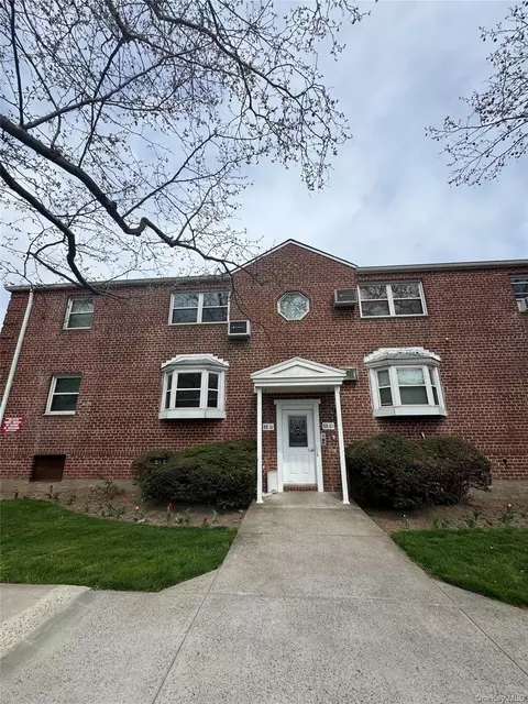 88-03 Shore Pkwy #3, Howard Beach, NY 11414