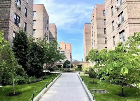 43-40 Union St #2D, New York, NY 11355