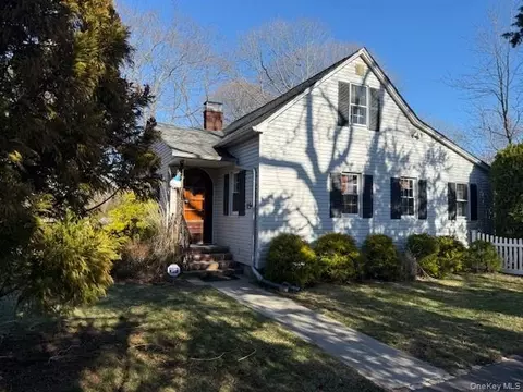 154 Cedar Rd E, Mastic Beach, NY 11951