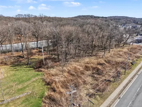 3550 Us Highway 9w, Lloyd, NY 12528