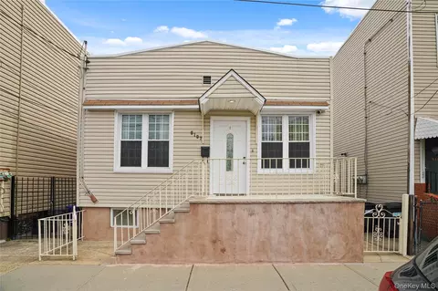 6107 56th St, New York, NY 11378