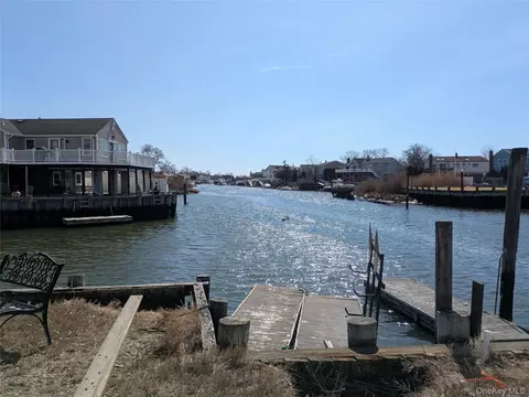 635 Arthur St, Hempstead, NY 11510 photo 6