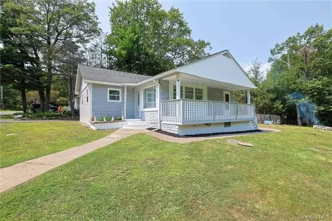 28 Cottage St W, Mamakating, NY 12790