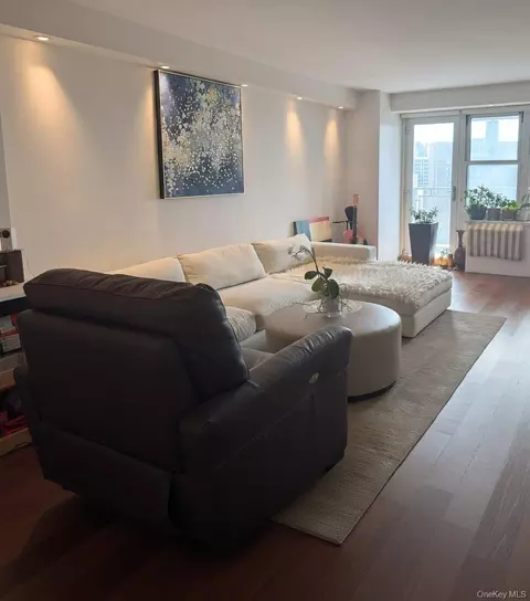 138-10 Franklin Ave #16PH, Flushing, NY 11355