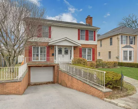 97 Bradley Rd, Scarsdale, NY 10583
