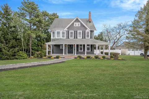 61 Ocean Ave, Islip, NY 11751