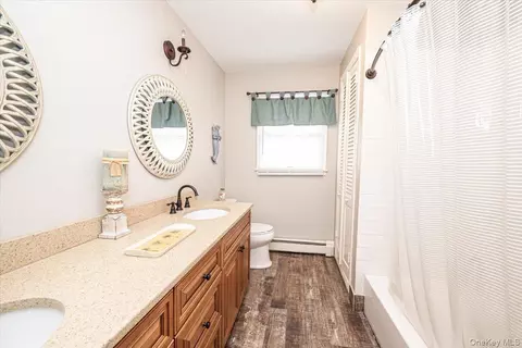 Bath - 2 Shore Rd, Brookhaven, NY 11772 photo 2 of 3