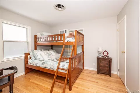 Bedroom - 2 Shore Rd, Brookhaven, NY 11772 photo 1 of 4