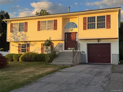 20 Tammy Dr, Middletown, NY 10941