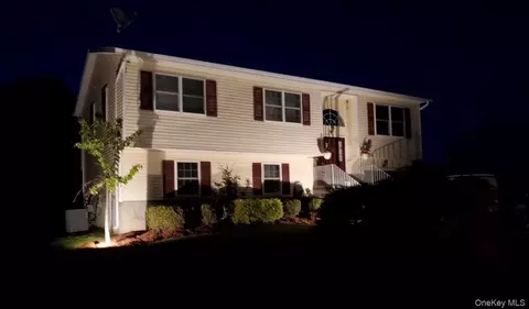 20 Tammy Dr, Middletown, NY 10941