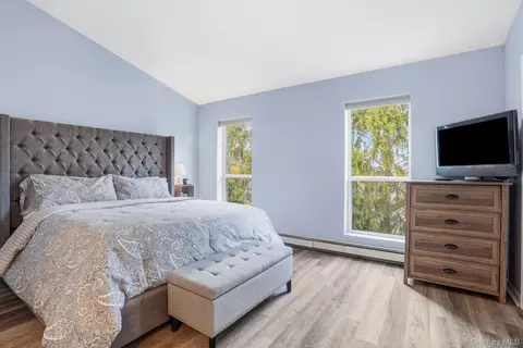 Bedroom - 85 Hemlock Cir, Peekskill, NY 10566 photo 1 of 4