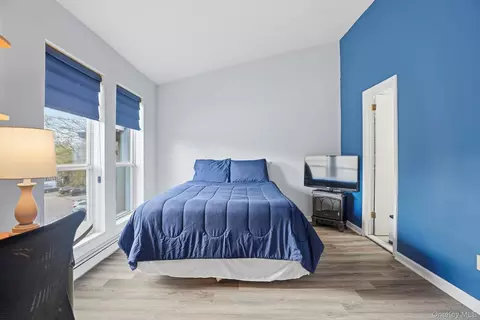 Bedroom - 85 Hemlock Cir, Peekskill, NY 10566 photo 4 of 4