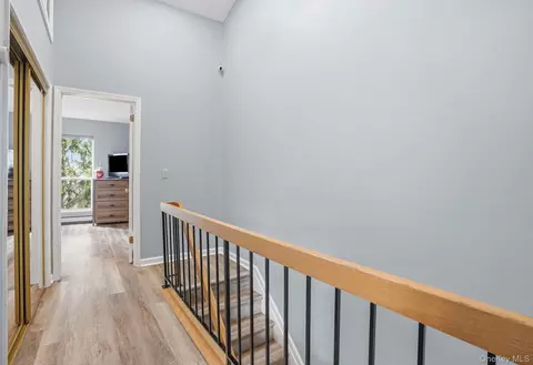 Entry Way - 85 Hemlock Cir, Peekskill, NY 10566 photo 2 of 2