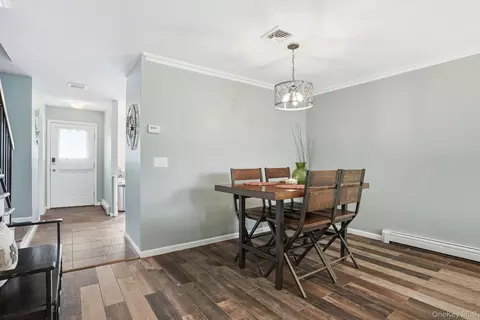 Dining - 85 Hemlock Cir, Peekskill, NY 10566 photo 1 of 2