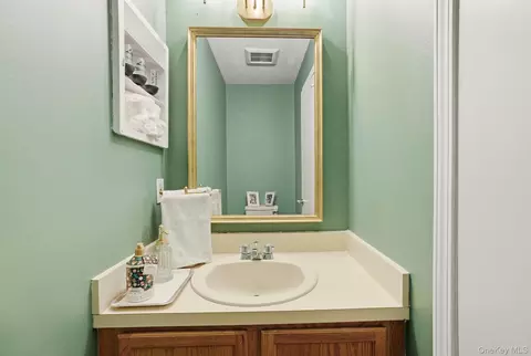 Bath - 85 Hemlock Cir, Peekskill, NY 10566 photo 1 of 3