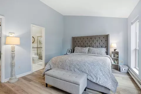 Bedroom - 85 Hemlock Cir, Peekskill, NY 10566 photo 2 of 4