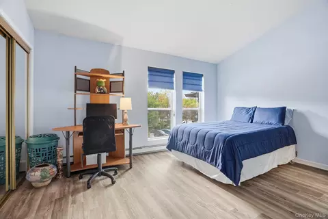 Bedroom - 85 Hemlock Cir, Peekskill, NY 10566 photo 3 of 4