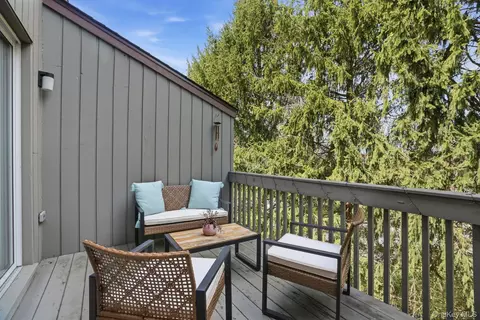 Exterior - 85 Hemlock Cir, Peekskill, NY 10566 photo 3 of 3