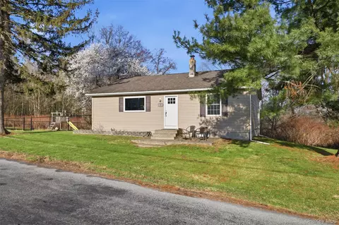 89 Munro St, Walden, NY 12586