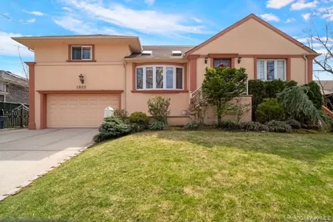 1033 Rosedale Rd, Valley Stream, NY 11581