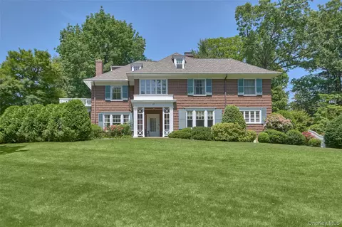 111 Prospect Dr, New Castle, NY 10514