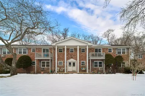 230 Fairharbor Dr #230, Patchogue, NY 11772