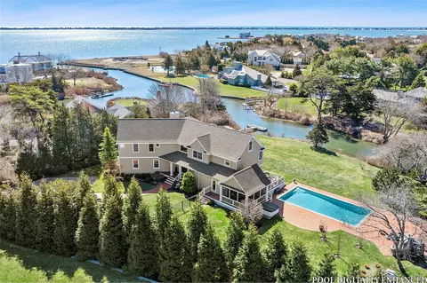 5 Woodcock Ln, Southampton, NY 11960