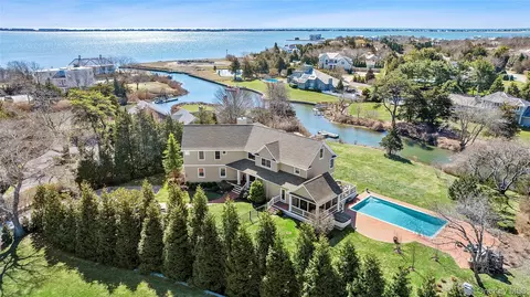 5 Woodcock Ln, Southampton, NY 11960