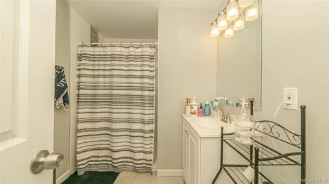 Bath - 61 River Ave, Brookhaven, NY 11772 photo 1 of 1