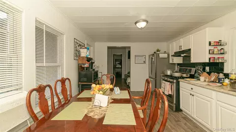 Entry Way - 61 River Ave, Brookhaven, NY 11772 photo 1 of 2