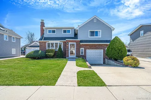 12 Rutland Rd, Massapequa, NY 11758