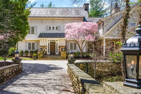 20 Oxford Rd, Scarsdale, NY 10583