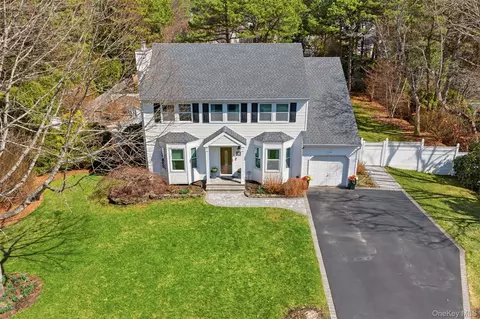 187 Natures Ln, Miller Place, NY 11764