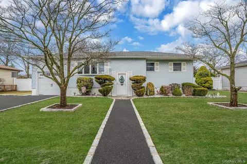 141 Conerty St, Brentwood, NY 11717