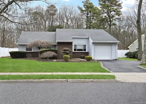 771 Waverly Ave, Holtsville, NY 11742