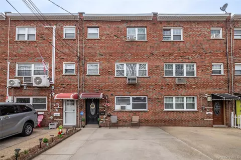 2531 Hollers Ave, New York, NY 10475