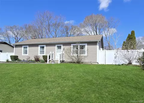 19 Appel Dr E, Shirley, NY 11967