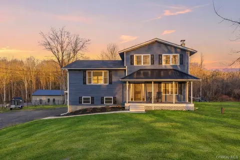 849 S Plank Rd, Wawayanda, NY 10973