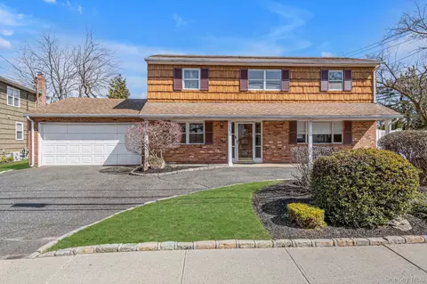 100 Brower Ave, Woodmere, NY 11598
