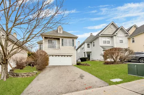 Exterior - 130 Benefield Blvd, Peekskill, NY 10566 photo 2 of 4