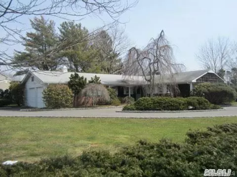 363 Oxhead Rd, Stony Brook, NY 11790