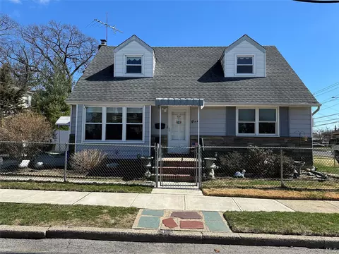 One Waverly Place, Hempstead, NY 11580