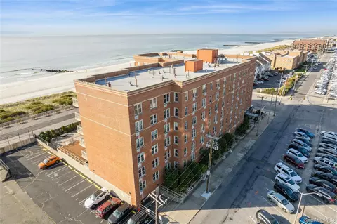 560 W Broadway #1R, Long Beach, NY 11561